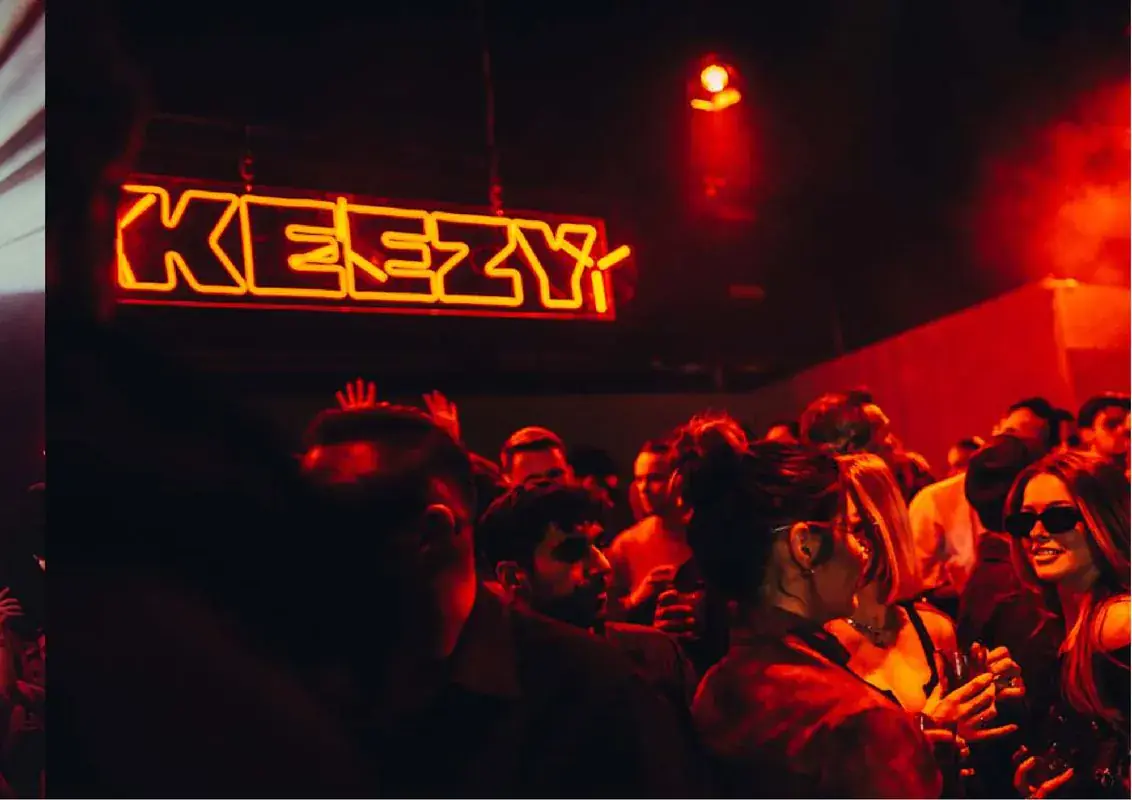 LED Neon Messe-Installation NEONTRIP Kundenprojekt