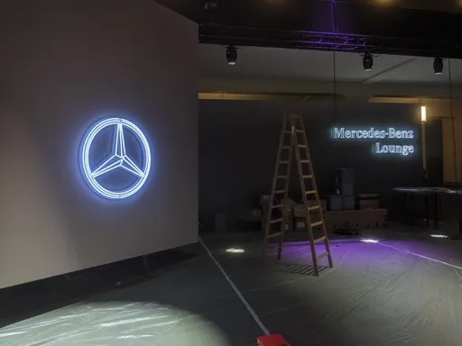 Leuchtreklame Gesamtkonzept mehrere Produkte