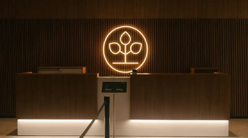 AOK Logo Leuchtschild Empfang LED Leuchtreklame