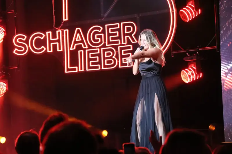 Schlagerliebe RTL LED neon sign TV production custom illuminated signage