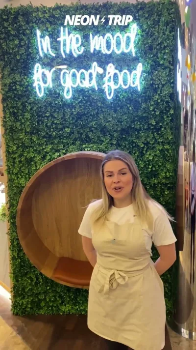 Papi Poke Düsseldorf LED Sign NEONTRIP Revenue Increase