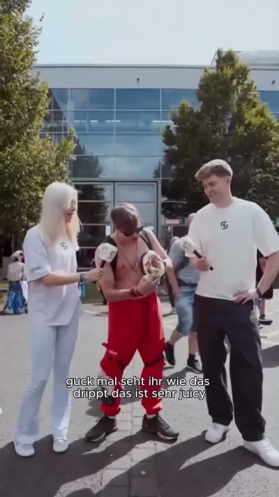 Subway Gamescom NEONTRIP illuminated signage